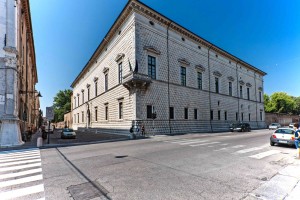 Palazzo Diamanti